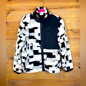 Nike Sportswear Therma-FIT Tech Pack Engineered Fleece Jacket DD6632-010